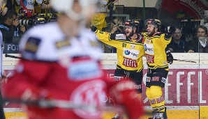 Die Capitals jubeln über ihr Tor gegen den KAC