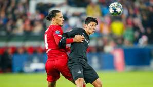 Van Dijk im Duell mit Hwang