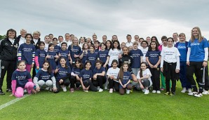 Die Kicking Girls durften die DFB-Frauen kennenlernen