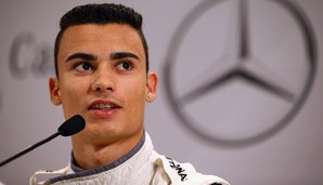 Pascal Wehrlein wird die Gäste im Mercedes zum Roten Teppich fahren