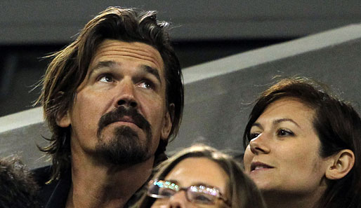 Josh Brolin hat es gerade noch rechtzeitig ins Stadion geschafft. Für einen Besuch beim Friseur reichte es aber nicht mehr