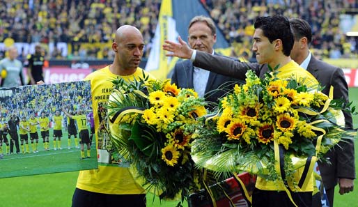 Vor dem Spiel wurden Nuri Sahin (r.) und Dede offiziell verabschiedet