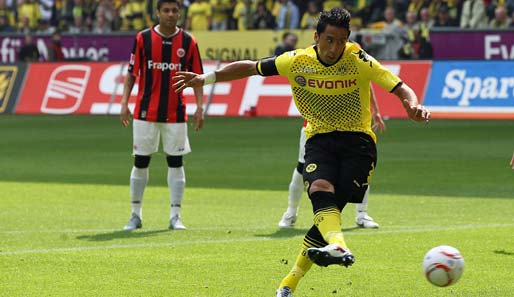 Bereits nach wenigen Minuten bekam der BVb einen Elfmeter - doch Barrios scheiterte an Fährmann