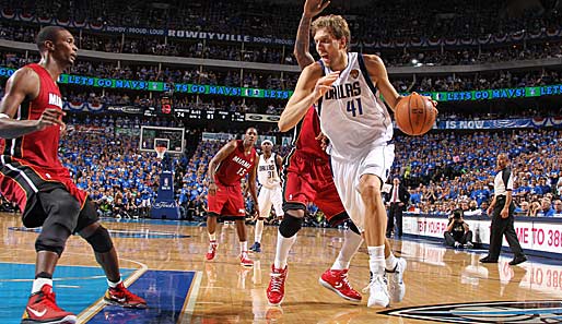 Dirk Nowitzki gab den Fans einmal mehr, was sie sehen wollen: Mit 34 Punkten war er der beste Scorer auf dem Parkett