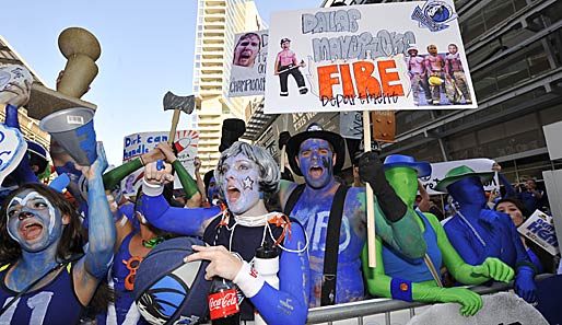 Spiel 5: Auch im letzten Heimspiel der Finals sind die Mavericks-Fans wieder ganz heiß darauf, den Miami Heat eine kalte Dusche zu verpassen