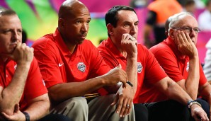 COACHING STAFF: Mike Krzyzewski (2.v.r.,Head Coach, Duke University), Tom Thibodeau (Assistant, Minnesota Timberwolves), Monty Williams (Assistant, OKC Thunder), Jim Boeheim (Assistant, Syracuse)