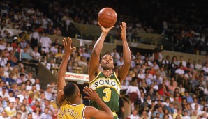 Platz 17: Dale Ellis traf unter anderem für die Seattle SuperSonics aus allen Lagen. Er beendete seine Laufbahn mit 1.719 Dreiern