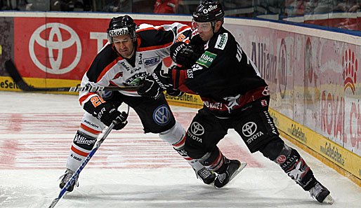 Kapitän Christoph Ullmann (r.) verlässt die Kölner Haie in Richtung Mannheim