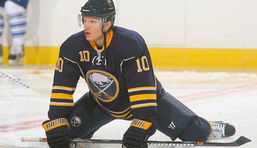 Christian Ehrhoff von den Buffalo Sabres sicherte sich nach dem Spiel gegen die L.A. Kings den Puck