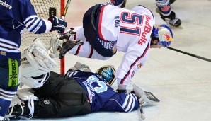 Daniel Bois (o.) holte für den EHC Red Bull München in der laufenden Saison neun Scorerpunkte