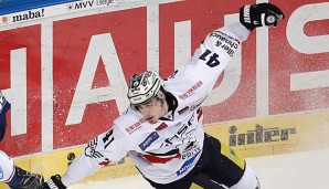 Louis-Marc Aubry bleibt ein weiteres Jahr bei den Eisbären Berlin