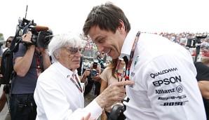 Toto Wolff (r.) sieht in Zukunft keine Alleingänge an der Spitze