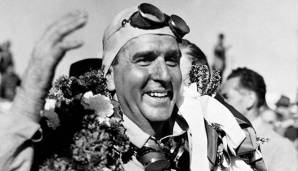 Nino Farina feiert seinen Sieg beim ersten Grand-Prix-Rennen der Geschichte der Formel 1.