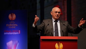 Michael van Praag wird gegen Joseph Blatter antreten