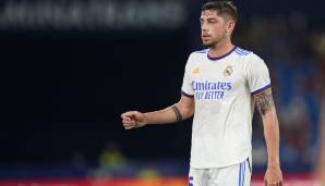 FEDE VALVERDE (Real Madrid): Der Mittelfeldspieler hat seinen Vertrag bei den Königlichen um 2 Jahre bis 2027 verlängert. Nach Infos von SPOX und Goal beinhaltet der Kontrakt neben einer Gehaltssteigerung auch eine Ausstiegsklausel über 1 Milliarde Euro!