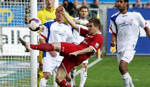 Erik Jendrisek (vorne) wechselt von Kaiserslautern zu Schalke 04