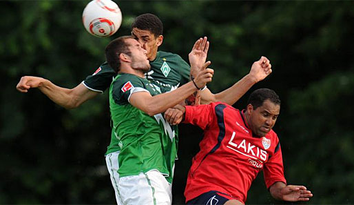 Bremens Nachwuchsspieler Balogun und Schmidt gegen Ex-Werder-Held Ailton