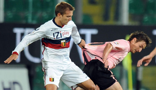 Genuas Domenico Criscito (l.) bestritt bereits elf Länderspiele für die italienische Nationalmannschaft