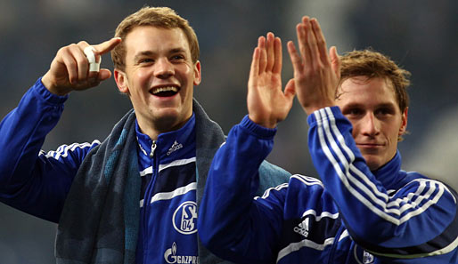 Manuel Neuer (l.) musste in dieser Saison bisher 24 mal hinter sich greifen