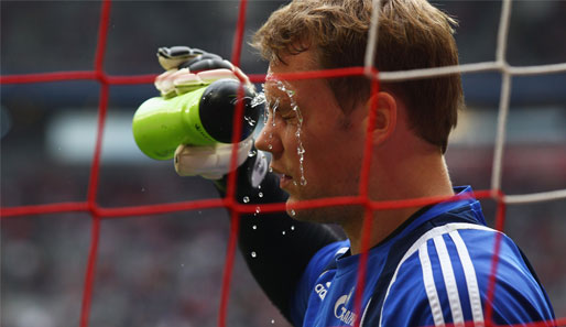 Macht sich für mögliche Käufer hübsch: Manuel Neuer ist neben Albert Streit begehrtester Schalker