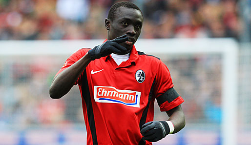 Freiburgs Torjäger Papiss Cisse wird unter anderem vom FC Arsenal und Liverpool beobachtet