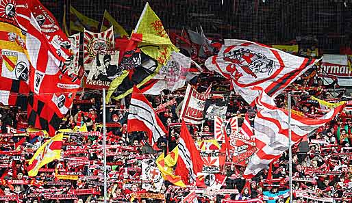 Becherwürfe von Fans beim Spiel gegen 1899 Hoffenheim kosten dem SC Freiburg 6000 Euro