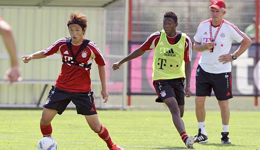 Jupp Heynckes und seine Lieblinge David Alaba (r.) und Takashi Usami