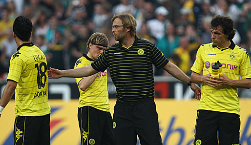 Jürgen Klopp (M.) gewann mit dem BVB in der Vorsaison das Spiel in Leverkusen mit 3:1