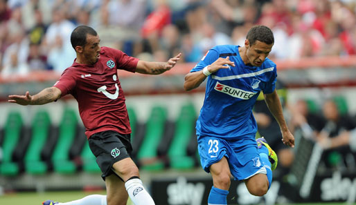 Sejad Salihovic, hier im Duell mit Hannovers Sergio Pinto, fällt gegen den FSV Mainz 05 aus