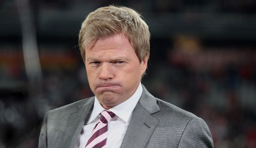 Skeptischer Blick: Oliver Kahn kritisiert die Rolle des neuen Bayern-Sportdirektors