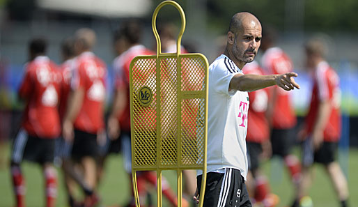 Der Tüftler: Pep Guardiola gibt Anweisungen während des Trainings