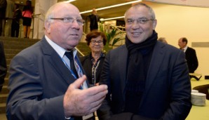 Felix Magath (r.) versicherte, dem HSV nach wir vor die Daumen zu drücken