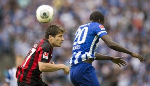 Pirmin Schwegler (l.) hat in dieser Saison erst drei Bundesligaspiele für die Eintracht bestritten