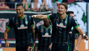 Sebastian Prödl (r.) steht vor dem Absprung bei Werder