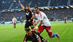 Es wird auch im Rückspiel ein Kampf - wird Lasogga wieder der Hamburger Held?