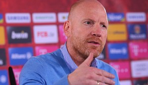 Matthias Sammer stellt heute Sven Ulreich vor. Vielleicht gibt es auch Infos zu Douglas Costa