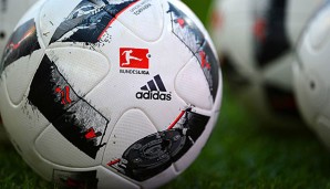 Der Spielball wird künftig mit dem runden Leder von Derbystar ersetzt