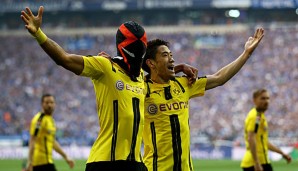 Pierre-Emerick Aubameyang jubelt mit Maske nach seinem Tor im Derby