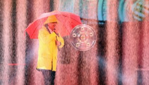 Dort bekam Moderator Stephan Lehmann erst mal eine kalte Dusche