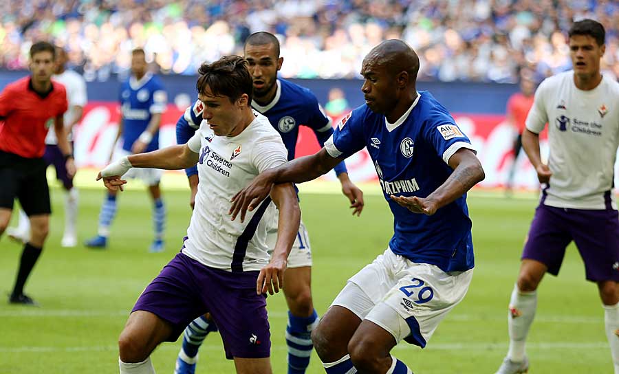 "Ich will noch einige Jahre spielen, denn ich fühle mich körperlich wie Mitte, Ende 20. Vielleicht schaffe ich es auch, noch mit 40 Jahren in der Bundesliga dabei zu", sagte der Brasilianer der Sport Bild.