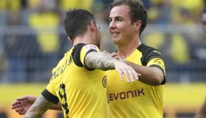 Paco Alcacer und Mario Götze (r.) erzielten gegen Augsburg alle vier Tore für den BVB.