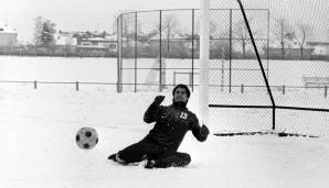 PLATZ 3 - GERD MÜLLER (Bayern München): 38 Tore in der Saison 1969/70. Denn bereits drei Saisons zuvor setzte Müller die Hausnummer von 38 Buden. Meister wurde aber tatsächlich der damalige Dauerrivale aus Gladbach.