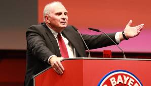 Bayern Münchens Ehrenpräsident Uli Hoeneß hat in einer Podcast-Reihe, die sein Leben und Wirken beim FC Bayern und im deutschen Fußball in 17 Episoden beleuchtet, gegen die finanzkräftige Konkurrenz Paris St. Germain und Manchester City gestichelt und au