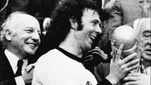 Franz Beckenbauer, Bundespräsident Walter Scheel, 1974, München, WM, Weltmeister, Deutschland