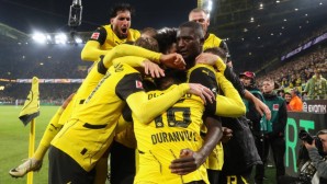 Die Spieler von Borussia Dortmund jubeln über den Treffer zum 3:2 von Serhou Guirassy beim 4:2 gegen Bochum.