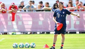 Willy Sagnol versuchte sich dann auch gleich mal als Hütchenaufsteller