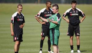 2006 wird Heynckes nach einer Auszeit mit Kusshand von seiner alten Liebe, Mönchengladbach, aufgenommen. Doch der Erfolg bleibt aus, das Team landet auf einem Abstiegsplatz und "Osram" nimmt im Januar 2007 wieder seinen Hut.