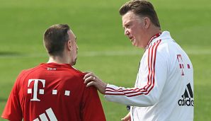 Louis van Gaal (r.) hat Franck Ribery kritisiert.