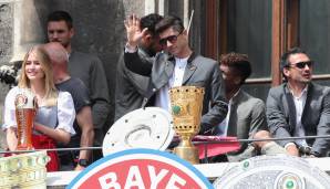 Robert Lewandowski, Doppeltorschütze im Pokalfinale, kam als Inbegriff der Coolness daher. Oder es ist der Restalkohol. Schwer zu sagen.