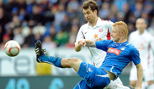 Andreas Ivanschitz (l.) stellte mit seinem Führungstreffer die Weichen für den Mainzer Auswärtssieg